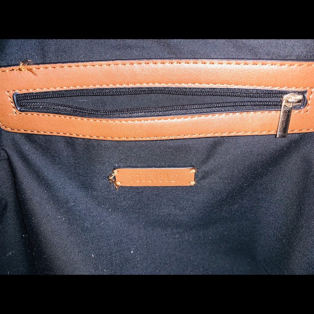 ON HOLD!!!‼️FINALE PRICE‼️Purse 👜 - Picture 8 of 8